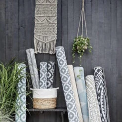 In- & Outdoor-Teppich Circles L 180 X B 118cm COLOUR CLASH In Schwarz-Weiß 13 In- & Outdoor-Teppich Circles L 180 X B 118cm COLOUR CLASH In Schwarz-Weiß -Einrichtungsgeschäft butlers in and outdoor teppich circles l 180 x b 118cm colour clash in schwarz weiss 6