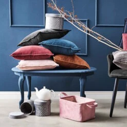 Kissen L 45 X B 45cm COTTON VELVET In Hellbraun 11 Kissen L 45 X B 45cm COTTON VELVET In Hellbraun -Einrichtungsgeschäft butlers kissen l 45 x b 45cm cotton velvet in hellbraun 4