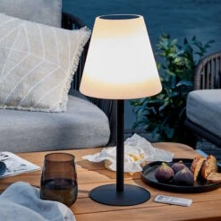 Ausgewählte Produkte -Einrichtungsgeschäft butlers outdoor solar tischleuchte mit farbwechsel light up in schwarz weiss 1