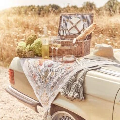 Picknickdecke L 175 X B 154cm BETWEEN FLOWERS In Creme -Einrichtungsgeschäft butlers picknickdecke l 175 x b 154cm between flowers in creme 7