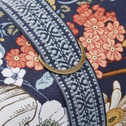 Picknickdecke L 175 X B 154cm BETWEEN FLOWERS In Dunkelblau -Einrichtungsgeschäft butlers picknickdecke l 175 x b 154cm between flowers in dunkelblau 5